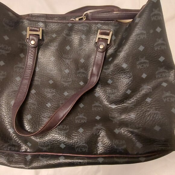 MCM Princess Lion Shopper tote - Picture 2 of 12
